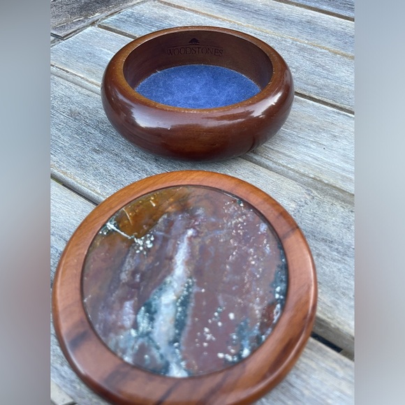 Woodstones Round Brazilian Wooden Agate Inlaid Top Trinket Jewelry Box - Picture 2 of 5